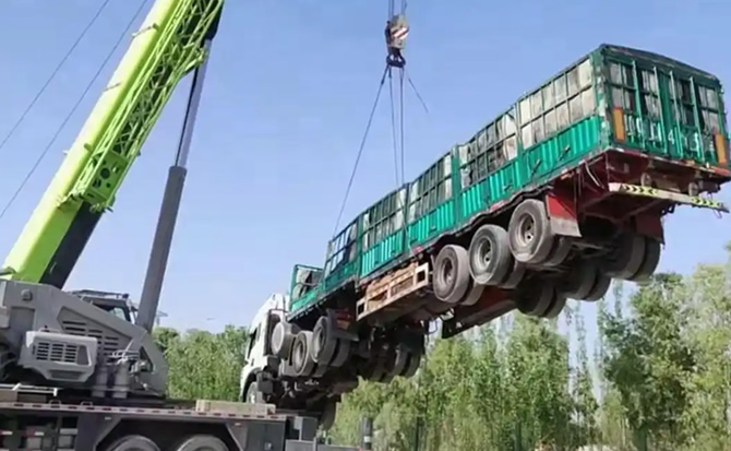 金城江区道路脱困救援案例